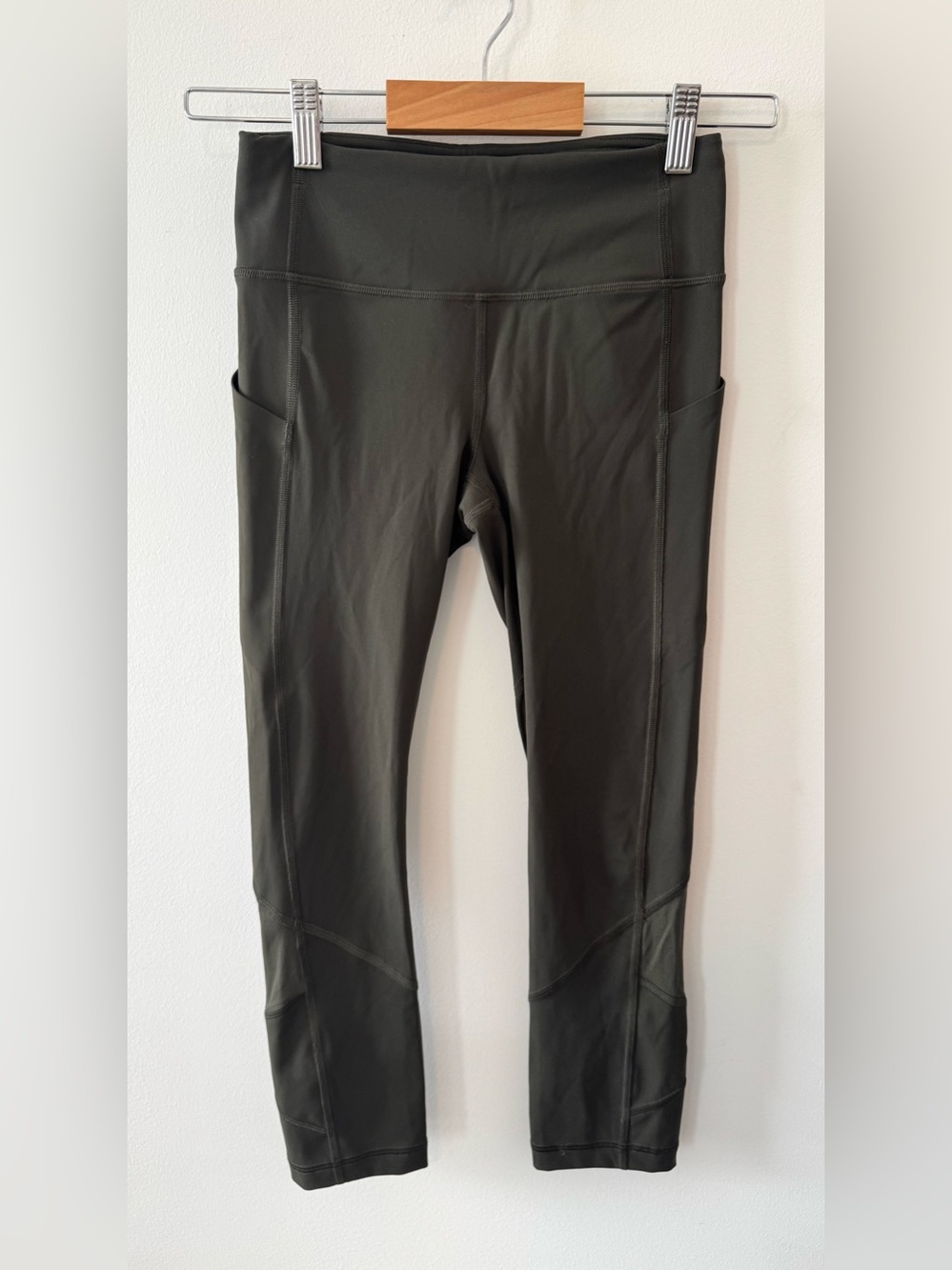 Lululemon Speed Up Tight 28” Dark Olive Luxtreme Leggings Size 2